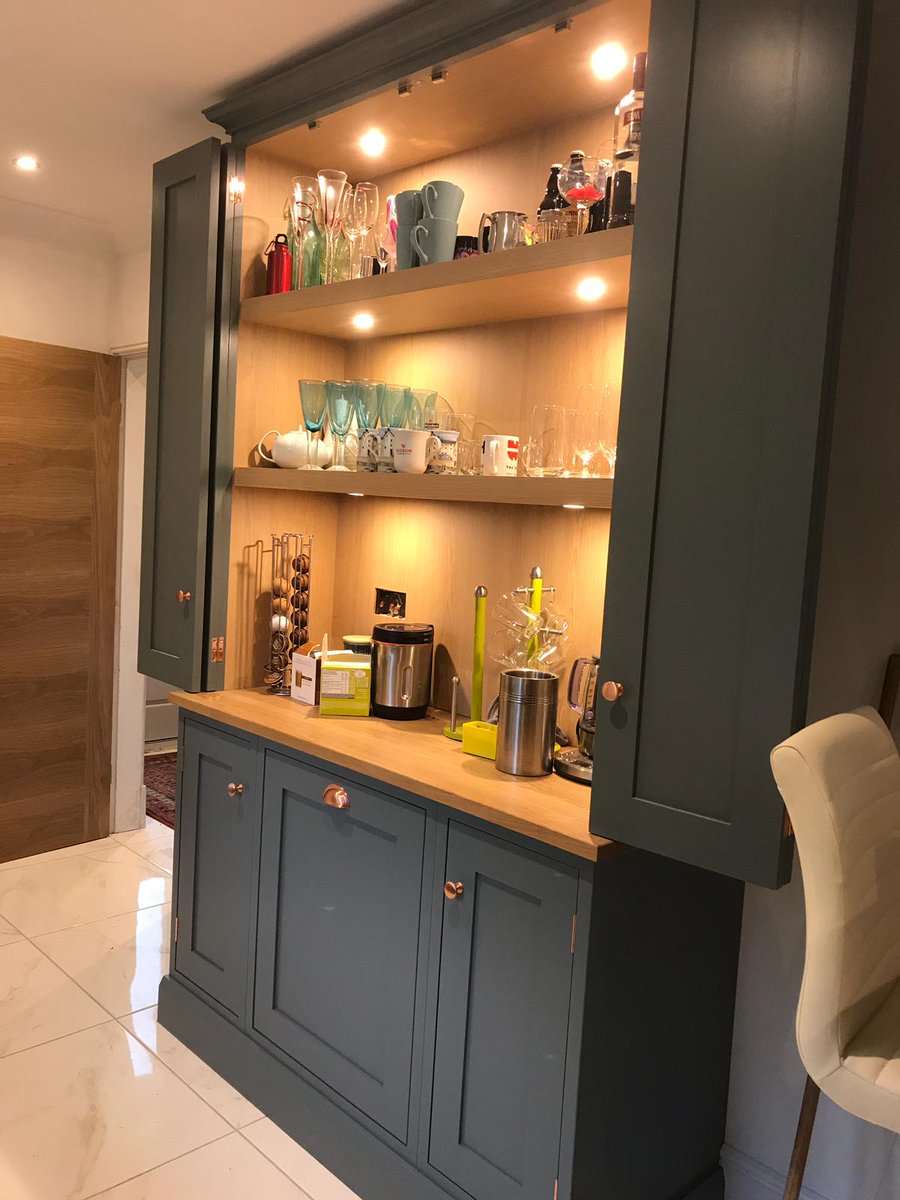 inglishdesign's tweet photo. Look at this beautiful kitchen by @inglishdesign using @FarrowandBall De Nimes paint ! #farrowandballharrogate #harrogate #kitchendesign #denimes #cheshirehomes #york #cheshire #leedskitchens https://t.co/viGPx5PfuX