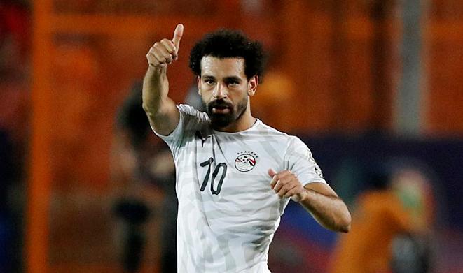 premierleague's tweet photo. 🇪🇬 @MoSalah and @Elmo_27 were on the scoresheet once again as Egypt beat Uganda to top their group

#PL #AFCON2019 @LFC @AVFCOfficial https://t.co/M62ZsexRo1