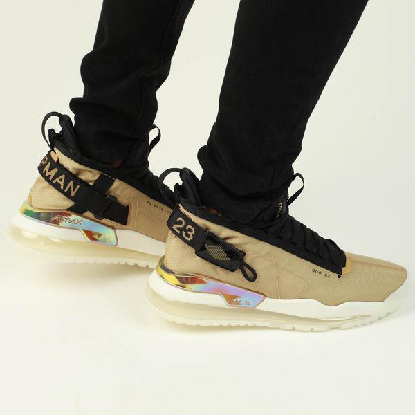 KicksDealsCA's tweet photo. If you've been meaning to add a futuristic and techy new silhouette to your rotation make sure to check out the new Jordan Proto-Max 720 that can now be had from Nike CA in four great colourways for $265 + free shipping! https://t.co/2GXkcbLuM9 https://t.co/4VhC7jWRpx