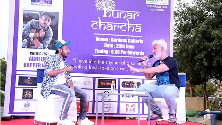 saharzaman's tweet image. Some memorable moments from #HunarCharcha,a unique ‘artist chat in a mall’ series presented by @Hunar_TV. Hosted by anchor @i_dhirajsingh with Venue Partner @gardensgalleria. Our star guest was #desirapper ABHI URF RAPPER WOLF, talking abt his music journey. #Rap #rapper #music