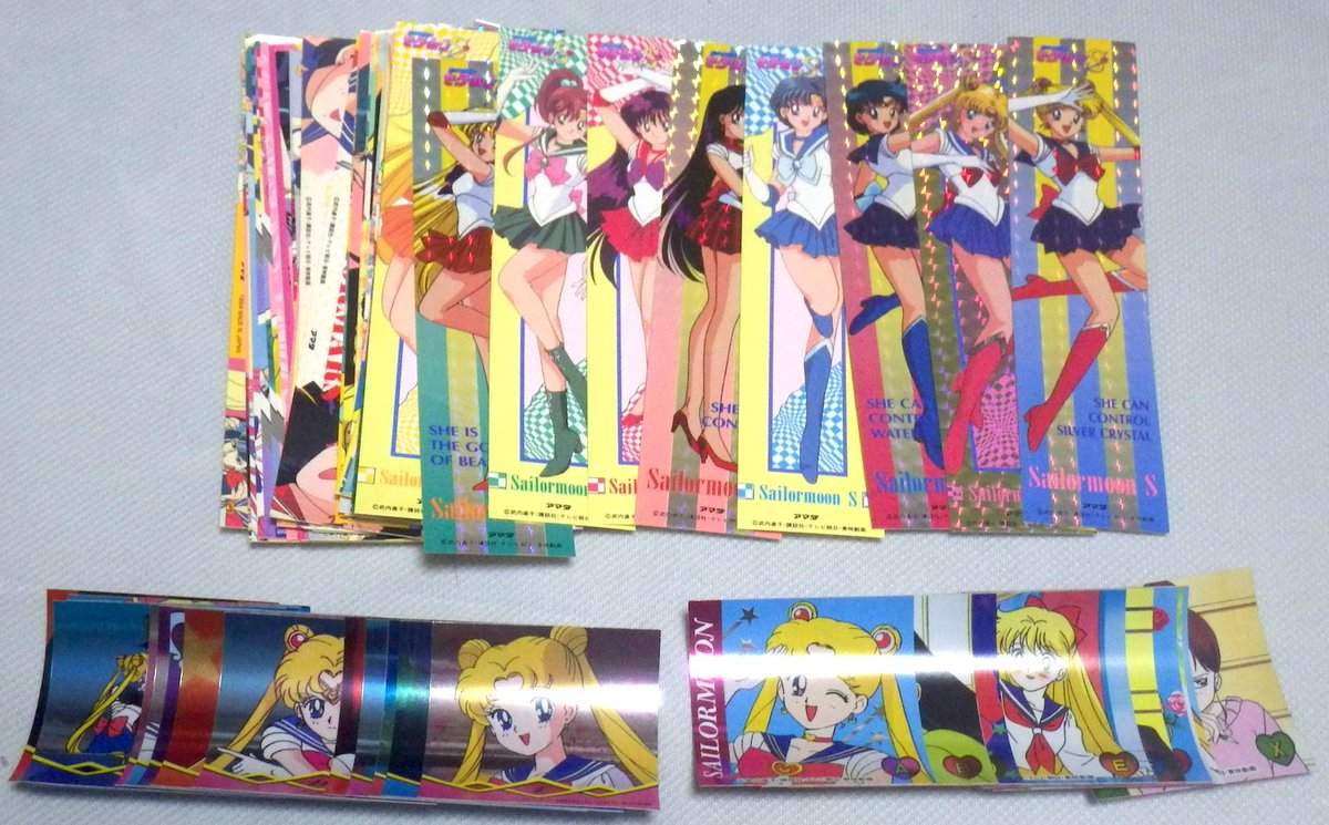 森永シールは数字のが16枚、アルファベットのが12枚。（先月写真貼った