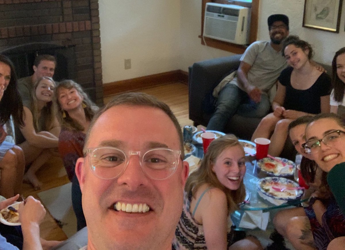BerryLabUMN's tweet photo. Celebrating our dedicated undergrad RAs, awesome grad students, and our newly tenured PI, Dan! #lablove #friendz4lyfe #labselfie #scienceiskool https://t.co/7E8gyhnTBT
