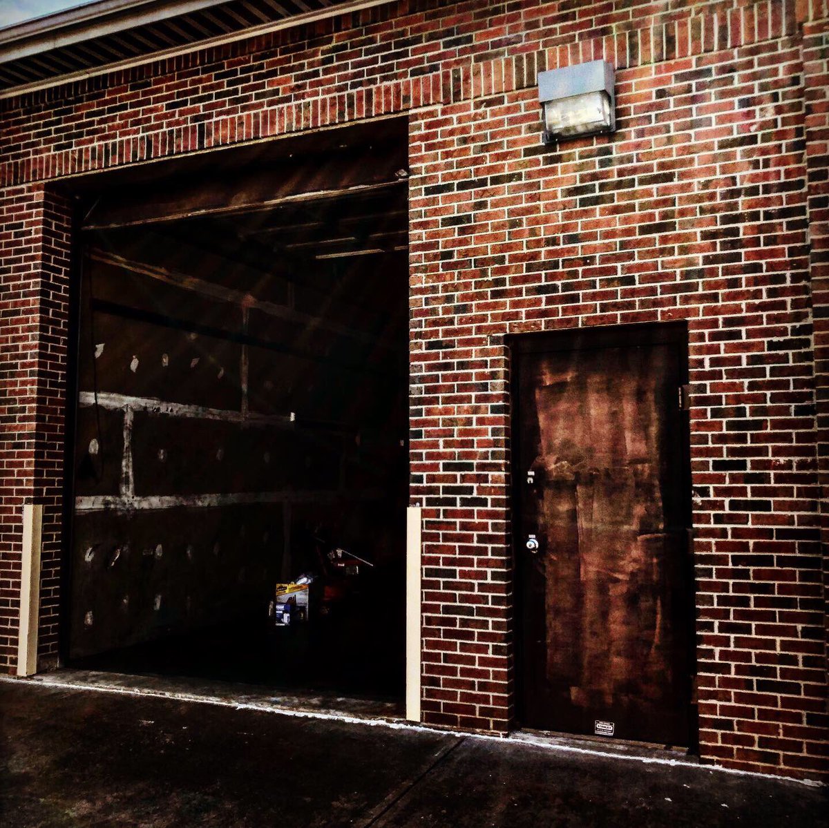 TheChuckWatson's tweet photo. Grand opening of Buckeye Cleaners LLC Auto wash and detailing today! Come visit and when you mention this post get 40% off!!!!!! 7931 North Point Blvd Winston Salem NC 27105
#BuckeyeCleaners #TheCleanTeam #GetYaWhipRight https://t.co/3Afw3VzG8Q