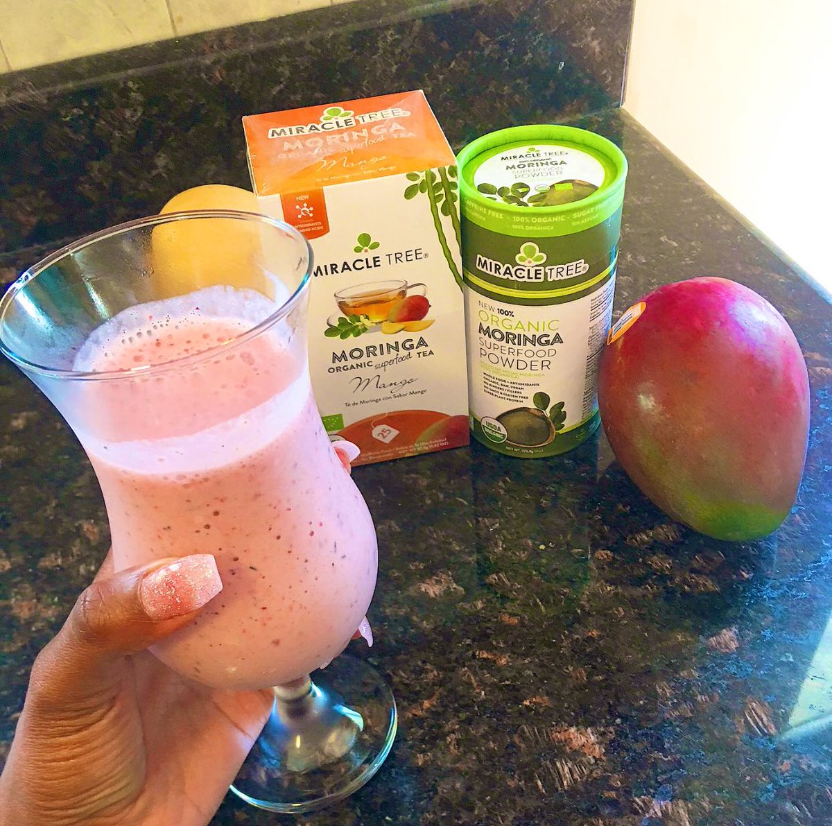kourtneemonroe's tweet photo. Post workout smoothie!! Best way to start the day with @miracletreetea superfood powder! It’s sugar free, NO GMOs and contains tons of vitamins!!! #Morninga fuels me creatively and artistically, helping me reset. It’s a superfood boost 😋😋😋 https://t.co/EFqX54etBE