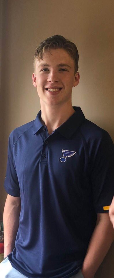 LindaCh47524058's tweet photo. Great day celebrating @coltenellis29 yesterday In his hometown @StLouisBlues @oceanicrimouski #hometownproud https://t.co/1bNebBzSbP