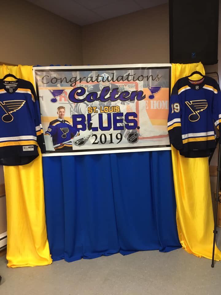 LindaCh47524058's tweet photo. Great day celebrating @coltenellis29 yesterday In his hometown @StLouisBlues @oceanicrimouski #hometownproud https://t.co/1bNebBzSbP