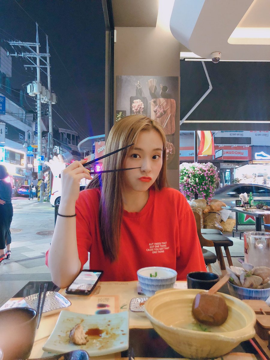 hf_dreamcatcher's tweet photo. [#한동] 가현이랑 데이트💜 썸냐들 내일 봐요~^^
#드림캐쳐 #Dreamcatcher https://t.co/hdQhpQql41