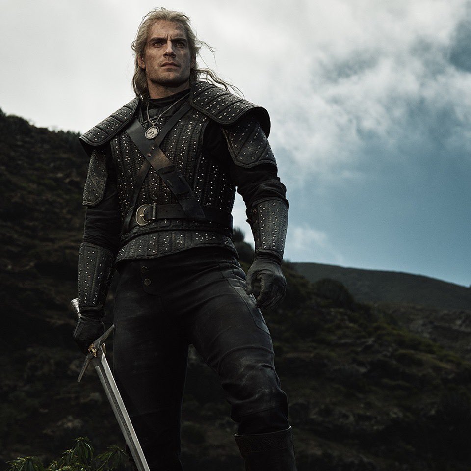 SeriesMister's tweet photo. @henrycavill a dévoilé quelques photos de la série #TheWitcher tant attendu de Netflix !
•
#serietv #netflix #videogames #news #netflixfr https://t.co/NI5H9BPxYA