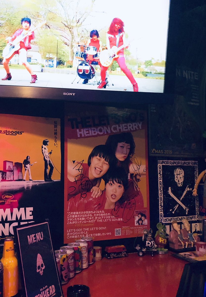 barpinhead's tweet image. THE LET'S GO'Sポスター届きました！早速貼りましたよー！フライヤーも設置してますのでご自由にお持ち下さいませ〜。
“平凡チェリー”リリースツアー仙台は8/4(日)enn 3rdデス！
#letsgos #レッツゴーズ