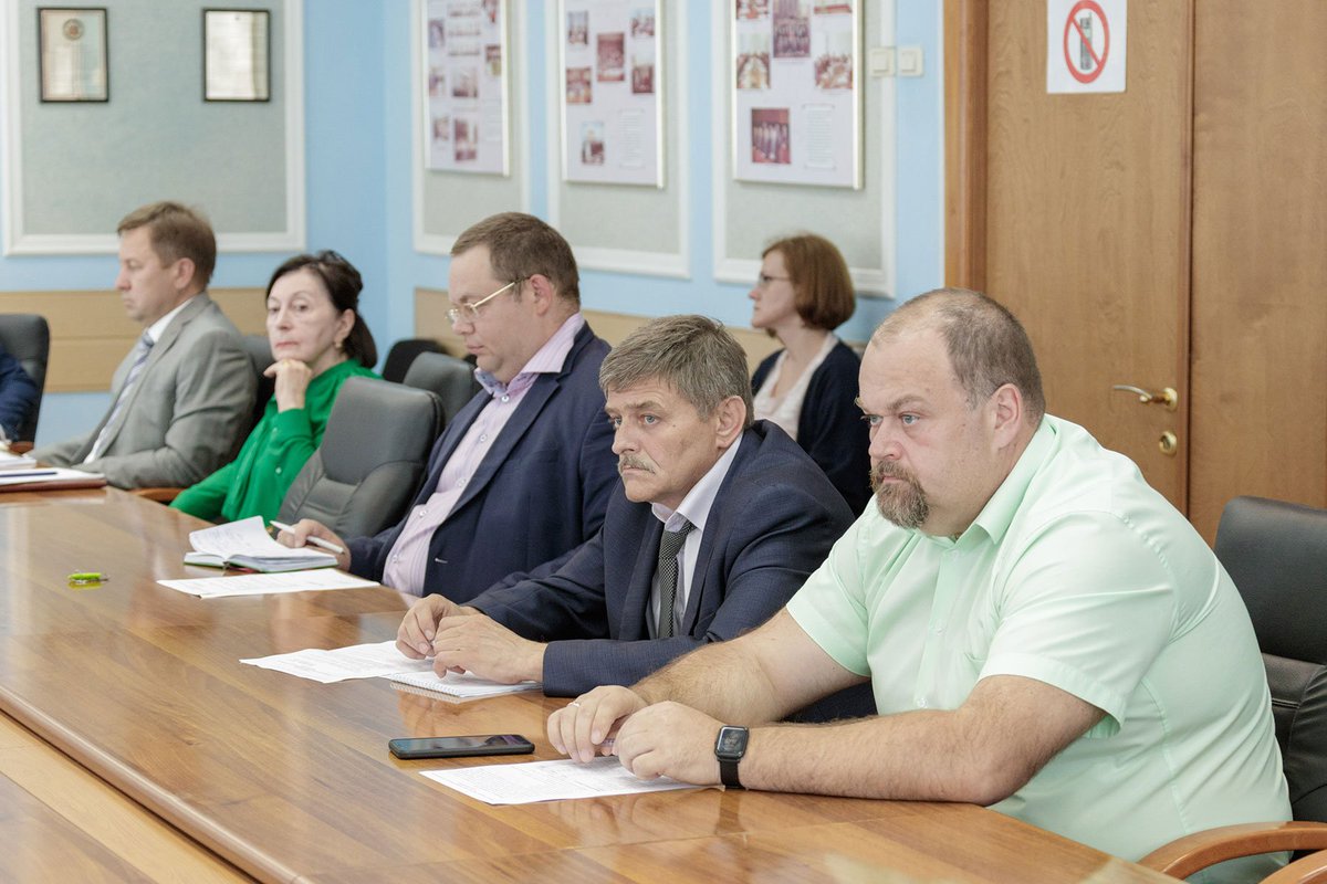 27.06.2019 под председательством министра ЖКХ Тульской области О.И. Дючкова  состоялось очередное заседание штаба по обеспечению безопасности электроснабжения Тульской области. Подробная информация stroy.tularegion.ru/press_center/n…