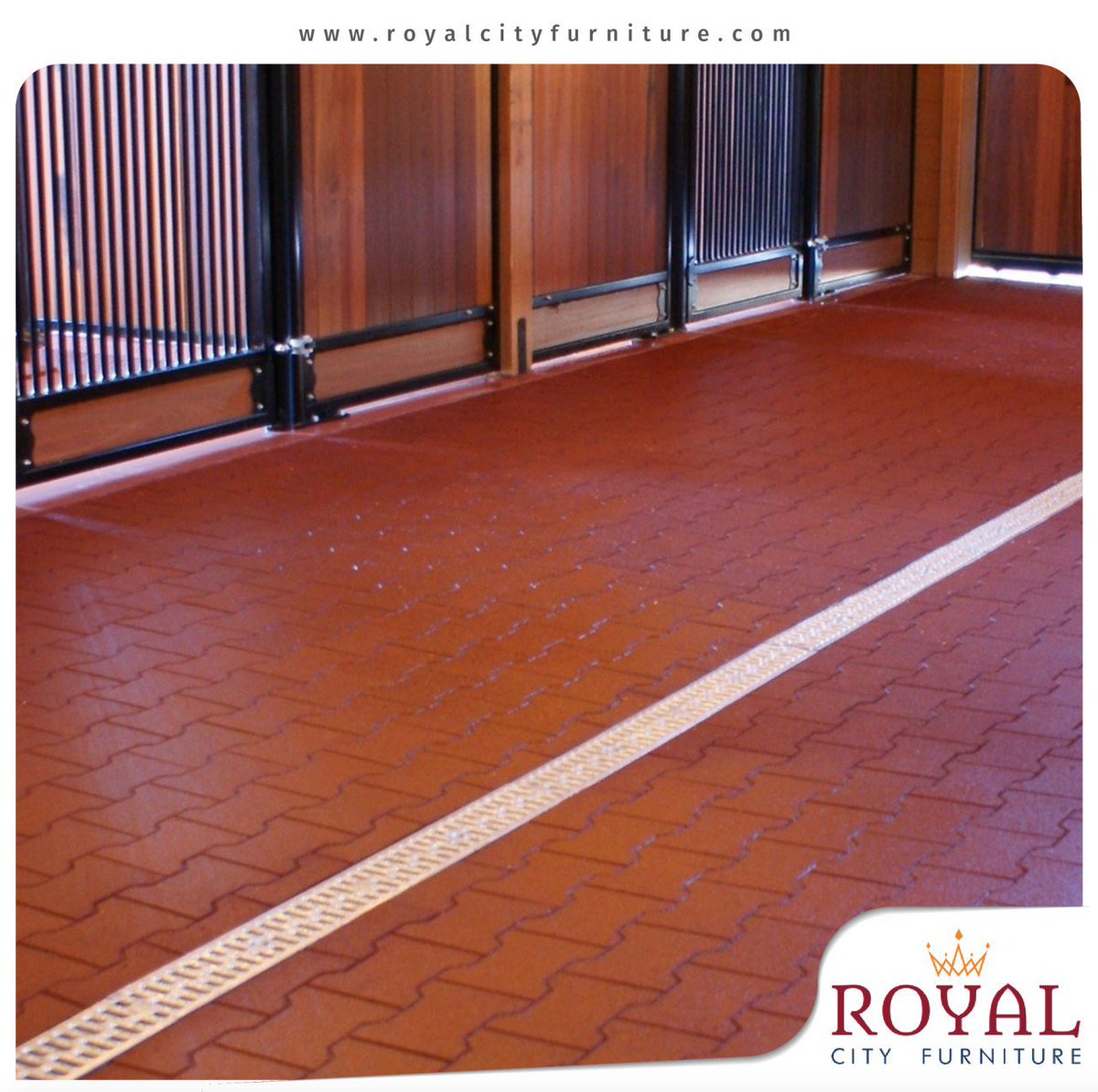 Kilit kauçuk koruma özelliği, darbelere karşı dayanıklı ve esnek bir yapıya sahip olması nedeniyle çocuk oyun parkları, üst geçitler, okul bahçelerinde kısacası hassasiyet ve koruma gereken tüm zeminlerde kauçuk zemin kaplamaları kullanılmaktadır.
.
.
.
.
.
#muhsingroup