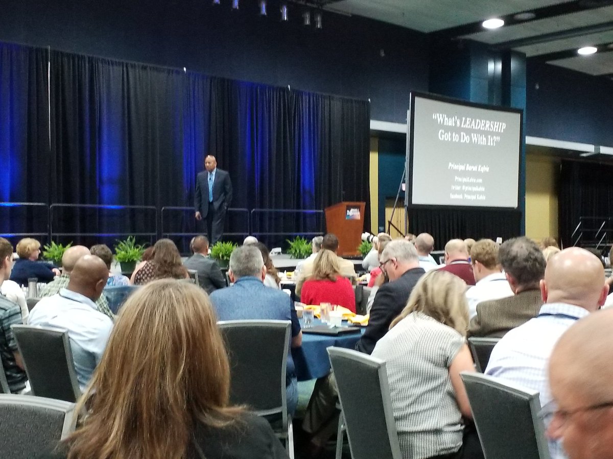 EPS_MadisonES's tweet image. Principals go to school too! @PrincipalKafele speaking to leadership! #WASAAWSP19 #alwayslearning