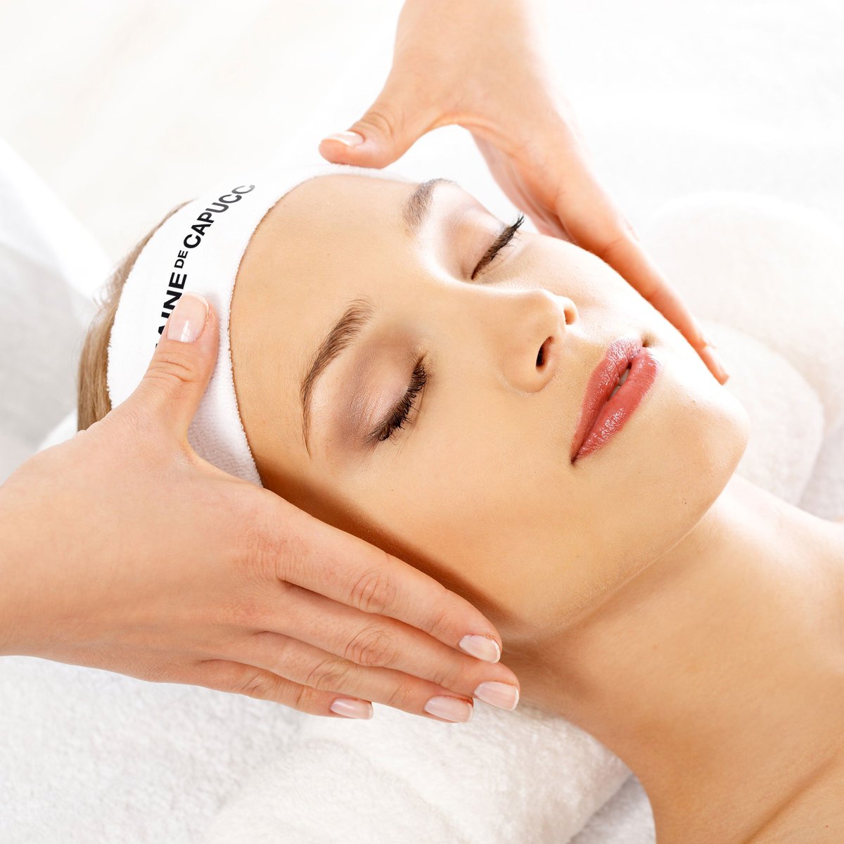 Anna and Lizzie have another fabulous Spa offer for you this month with £10 off a Spa Prescriptive facial and to make it even more relaxing they will also be adding a FREE scalp massage. 

Let us help you get summer ready!

Call now on 015394 32375 to book your pamper session.