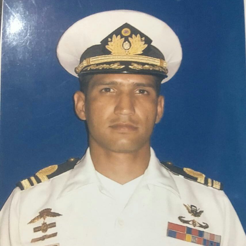 OpConst2018's tweet image. El CC Acosta Arévalo pertenece al grupo de militares policías y civiles q conformamos la Operación Constitución frustrada en mayo 2018, continuamos y continuaremos luchando y elevando la voz hasta lograr liberar a Vzla. Necesitamos q el mundo entienda lo complejo de esta guerra.