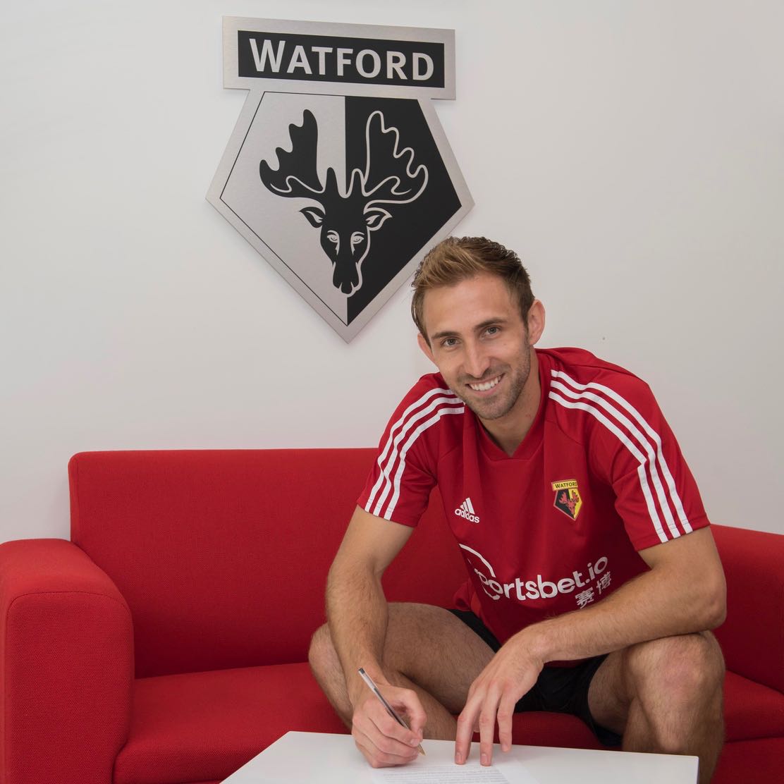 FootyAccums's tweet photo. Craig Dawson has joined Watford from West Brom on a 4-year-deal. 

This deal sounded ridiculous until you realise Dawson's still only 29.. 

📸 @WatfordFC https://t.co/wiuhtBSpLC
