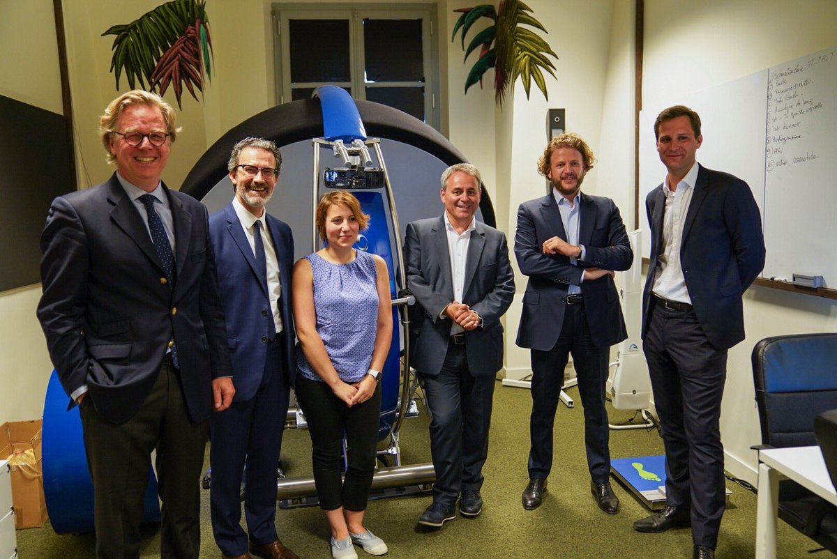 onepoint's tweet photo. Nous avons le plaisir de recevoir chez onepoint x weave @xavierbertrand Président Région Hauts-de-France dans le cadre du projet #WeaveNess by @Majorel_France. Au programme découverte du Préventiomètre et échanges sur notre projet d’étude sur la #bienformance. #BienEtre #qvt https://t.co/QBU4Crm48u