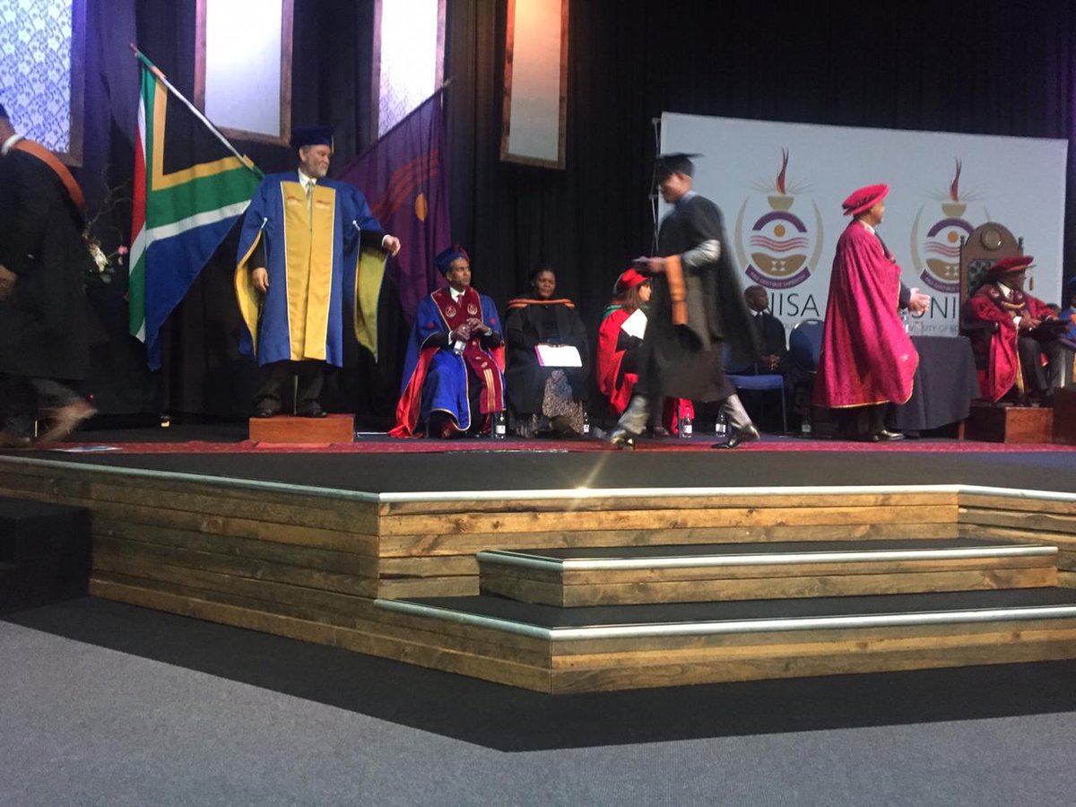 VusiPeter_'s tweet photo. 2019-06-27 it was such an honor to be capped by his excellency the former President Thabo Mbeki 🙌🙏🎓🎓 #CircleOfExcellence, #DefineTomorrow #UnisaAlumni second belt in the bag https://t.co/rcAVsPoT5R