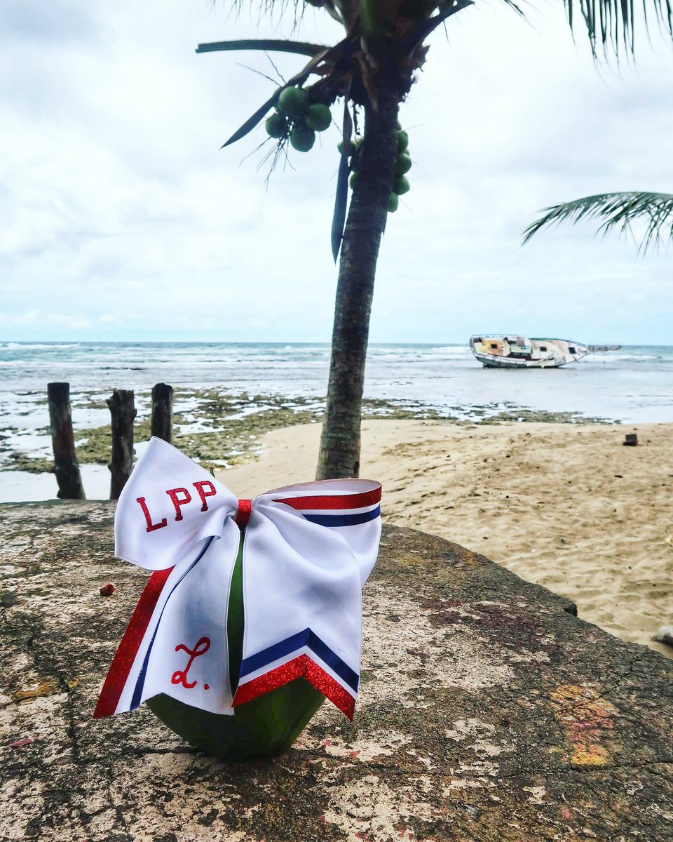 C'est officiellement les vacances 🎉 , alors nous vous souhaitons d'en profiter à fond ! ⛱️