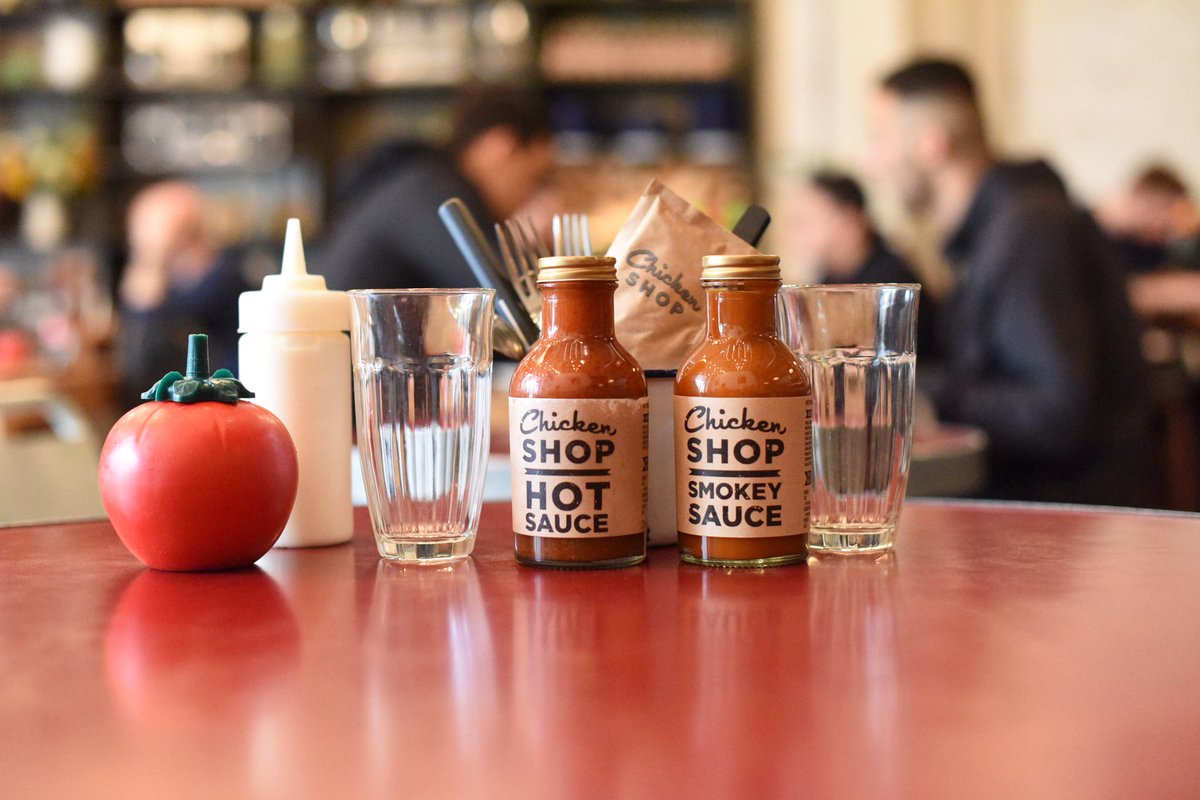 Can you handle the hot sauce or are you more of a fan of the smokey? #chickenshop #londonfood #eeeeeats #Foodie
