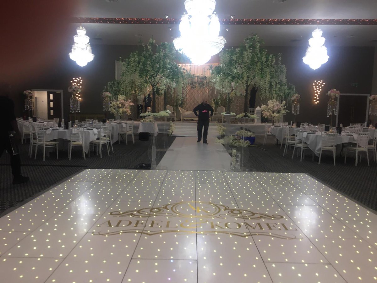 SignsRW's tweet image. Something special for a Sunday ✨
Yesterday we were in #Manchester for Adeel &amp;amp; Komel fitting gold vinyl to an illuminated #dancefloor to celebrate their wedding 💍❤️

#wedding #graphics #vinyl #congratulations #personalised