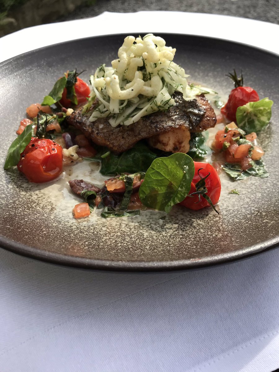 Thebrucearms's tweet photo. Big thank you to M&J Sea food for providing our Chefs jackets and the amazing striped Bass for Jacks very first food festival. #mandj #thebruce #foodfestival #chef #fooddemonstration #yorkshire #homegrownffestival https://t.co/iDIcXIefRK