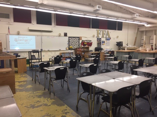 kjohnso_science's tweet photo. Setting up for Jumpstart Biology 2019!!!! #jumpstartbio2019 #NSBHS #NSBMS https://t.co/7bwp2zO6LQ