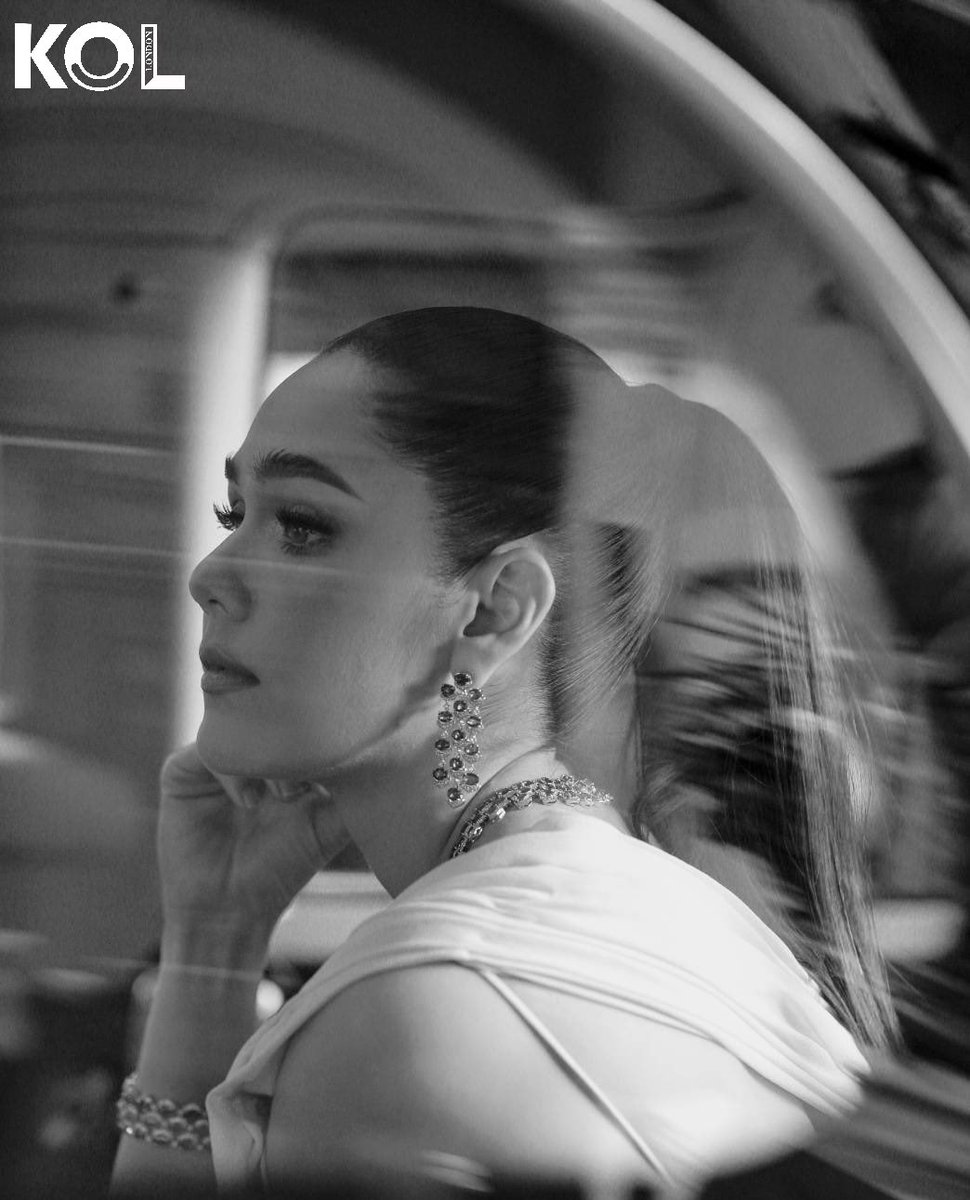 KOLStyleCo's tweet photo. Precious moments with Araya Hargate at the @Chopard Bond Store street opening
#KOLeaders
#KOLManagement
#TeamKOL
#KOLeadersLondon19 https://t.co/t1cNGJZ0DG
