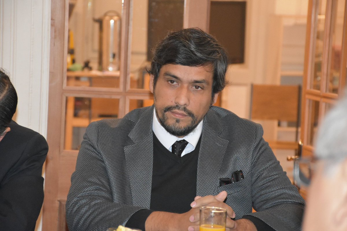 soyunapyme's tweet image. 👋PYMES nos reunimos con @meconomia en primer encuentro con el sector y nuevo Ministro J Andrés Fontaine. Planteamos cambios en Chile Compra y requisitos inalcanzables que se exigen a las Pymes, pago 30 días e implementación. Real integración de este segmento.