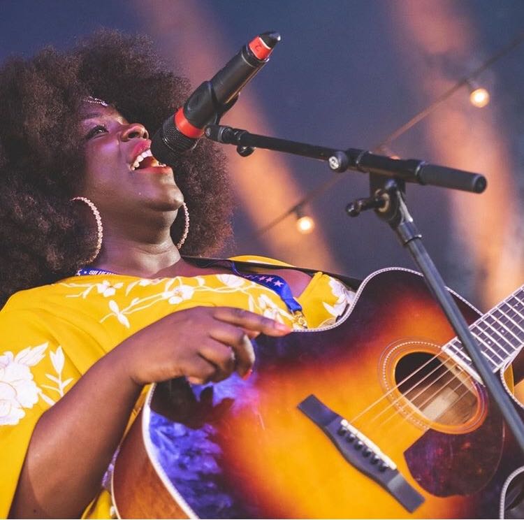Listen to @iamyola's brilliant performance from the @BBCRadio2 Introducing stage at this weekend's @GlastoFest! Photo by @silver_hayes bbc.co.uk/programmes/m00…