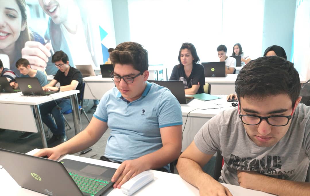 BTKAkademi's tweet photo. Lise Öğrencilerimize Yönelik düzenlemiş olduğumuz "Python Programlama Eğitimi" devam ediyor...
#MilliTeknolojiHamlesi
#pazartesi https://t.co/UPkI69HkYu
