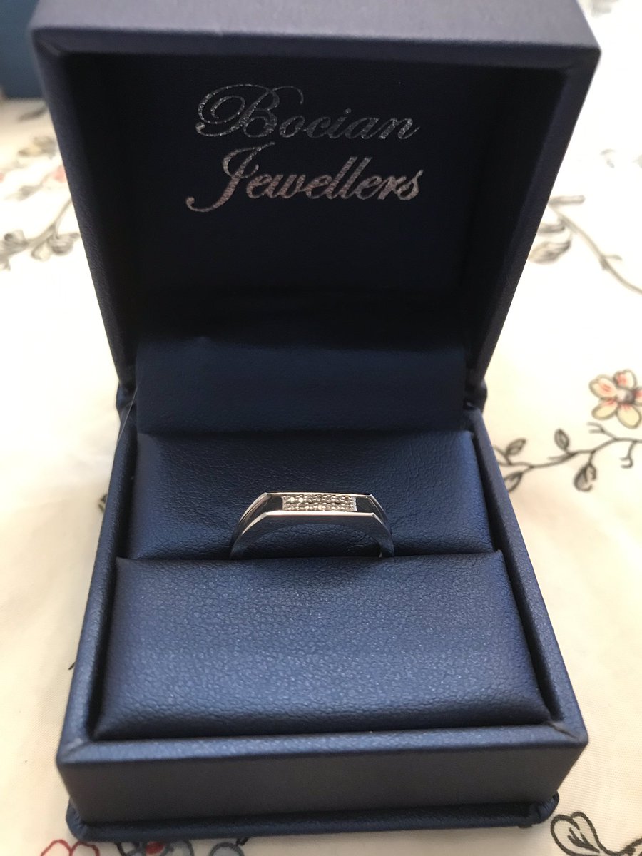 theatreteacherz's tweet photo. Although our anniversary is not for a couple of weeks, I could not resist this little gem - Canadian diamonds π in fact! #zulkoskey #zulkoskeyfamily #weddinganniversary https://t.co/K2Xtw9N6Wy