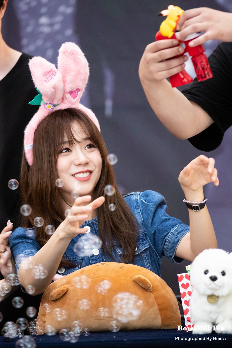 RMilkTea0117's tweet photo. 지수 - 190630 PHOTOBOOK 발매기념 팬사인회
#지수 #JISOO #BLACKPINK #블랙핑크 #영등포 #타임스퀘어 https://t.co/ENVtXMOdnp