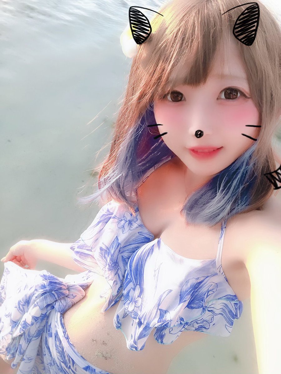 ソロチェキのために一足先に泳ぎに行ったのである✌︎ あやんカラーの