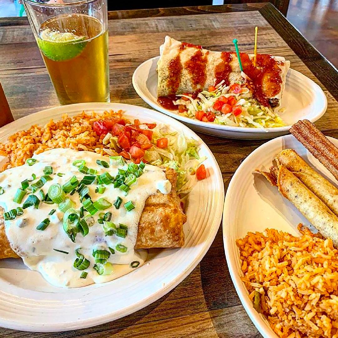 A Someburros spread speaks for itself. 😍

Make sure to share a snapshot of your go-to order with us by using the hashtag #ShareYourSomeburros for your chance to be featured on our social pages. 🌯

📸: Instagram.com/arizonachef
#Someburros #BringTheFamilia #Authentic