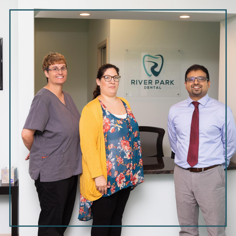 We’re passionate about smiles, but we enjoy coffee and tea in the morning just like you! ☕️Yes, it stains teeth, but there are things you can do to keep your smile pearly white:
⭐️Get your regular six-month cleaning
⭐️Brush and floss twice daily
You got this! 😊