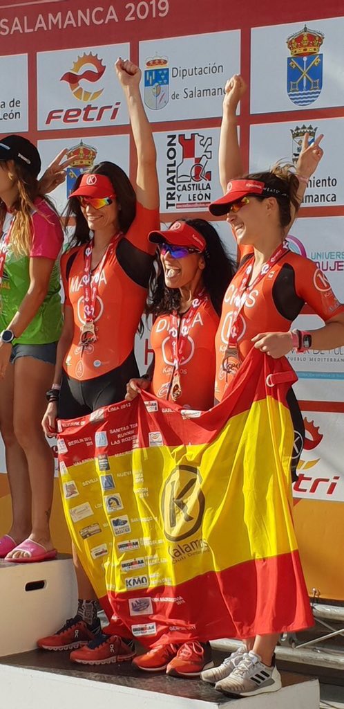 jdelauz's tweet photo. Uno de los equipos femeninos del @clubKalamos Triatlón de #LasRozas tercer clasificado del Campeonato de España de Larga distancia. 
🏊🏻‍♀️ 3 km
🚴‍♀️ 123 km
🏃🏻‍♀️ 33 km
🙄🙄🙄
@Rozasdeporte #LasRozasEsTalento https://t.co/nJjmcVIk9R