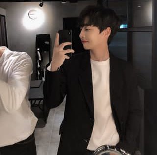jgyu25's tweet photo. 졸-령.. https://t.co/KN6ADzbUqL