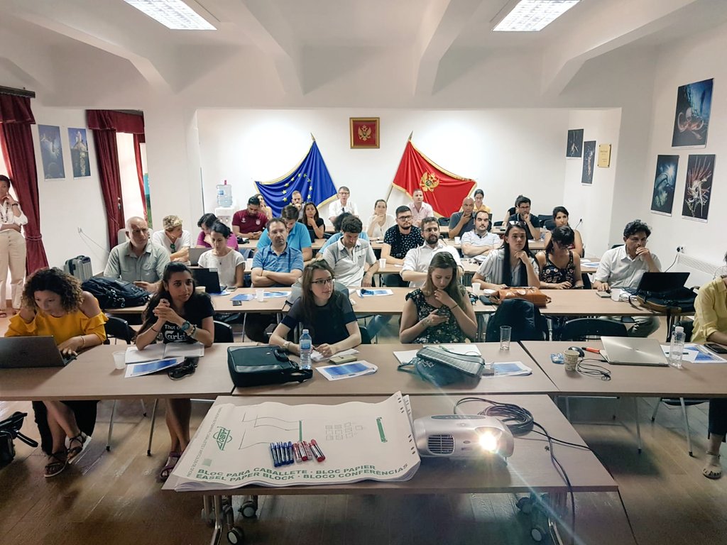 ascameorg's tweet photo. 🗂️#ASCAMEprojects: The @InnoBlueGrowth Summer School opened its doors until the 5th of July, in #Kotor 🇲🇪
During these days, participants will assist in training, #workshops, visits and seminar in order to reinforce their knowledge, #challenges and #opportunities of #BlueGrowth https://t.co/Ygj3WEarzF