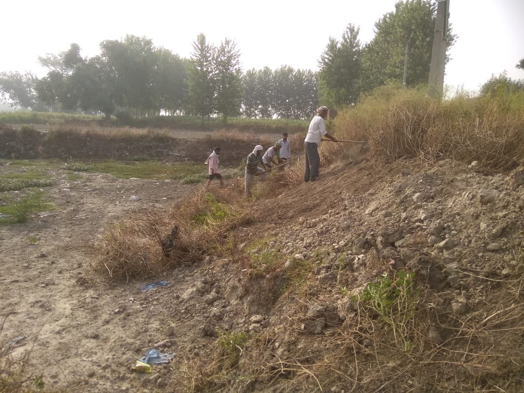 dm_ghaziabad's tweet photo. Under #Jal Sanrakshan campaign , digging / desilting of 181 ponds across district begins today ; Call upon all to join to save water bodies and contribute towards water conservation #JalShaktiAbhiyan @paramiyer_ @gssjodhpur @PMOIndia @myogiadityanath https://t.co/nDJqewC9z3