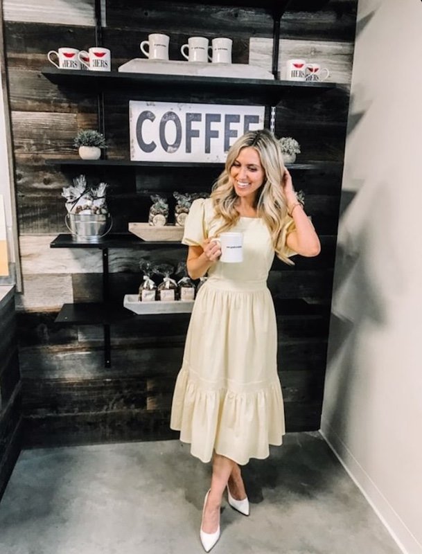 Neighbors_Smith's tweet photo. We love our friends at @sarabozich &amp; we're so glad they could join us for our June 20 Exclusive Blogger Event! Special shout out to @HopeFrick for highlighting the evening's festivities and our new space! Check out the full blog post at https://t.co/FOCiFbiSpV. #NeighborsandSmith https://t.co/nQv0g7vmf3