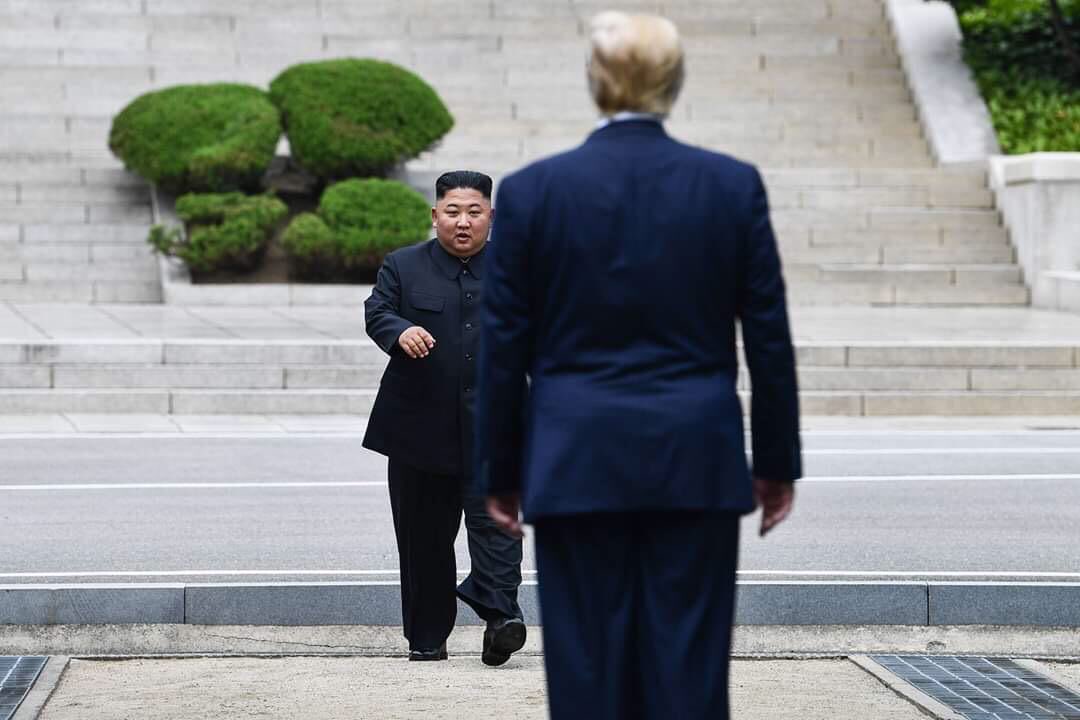 JongUnHatesEm's tweet photo. @flowerchildjoon Yes because there is only 1 true idol you should stan. The supreme leader who was walking menacingly towards the god-king. https://t.co/s3aloxVSNF