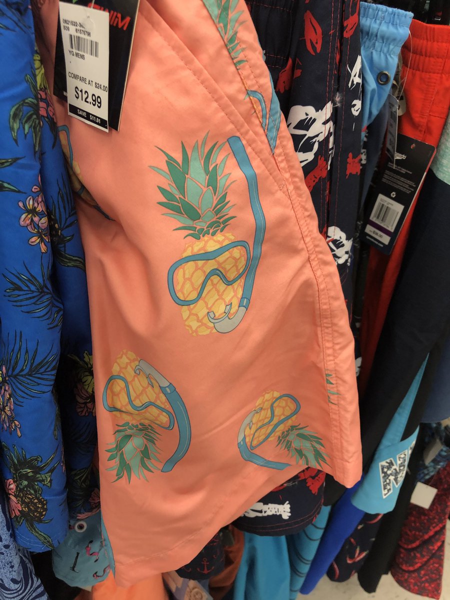 CapA_Squared's tweet photo. #pineapple #bestboardshorts #snorkel https://t.co/xWeeWY3pO6