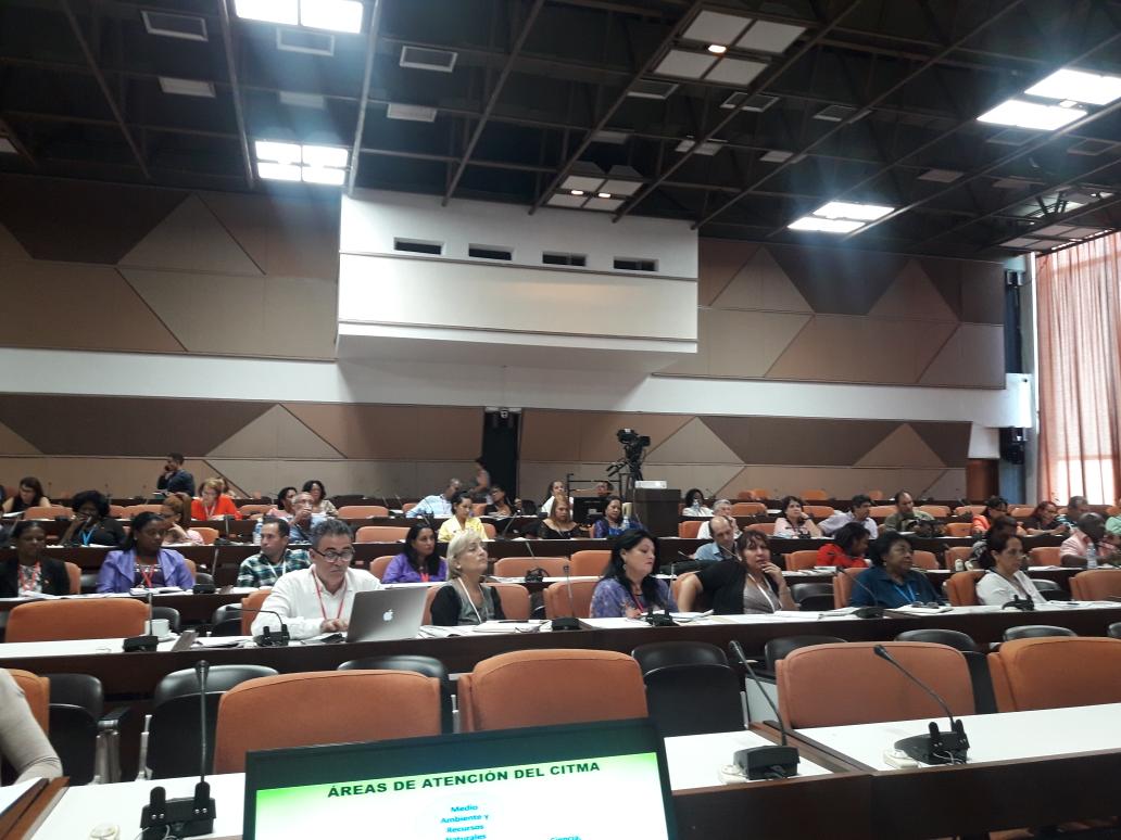 citmacuba's tweet photo. En su intervención en la @AsambleaCuba la Ministra @ElbaRosaPM reconoció el trabajo de las universidades; llamó a un mayor empleo de la ciencia, la tecnología y la innovación; dar impotencia relevante al financiamiento y utilizar el método científico para el análisis. #SomosCuba https://t.co/0Xwzz73zMo