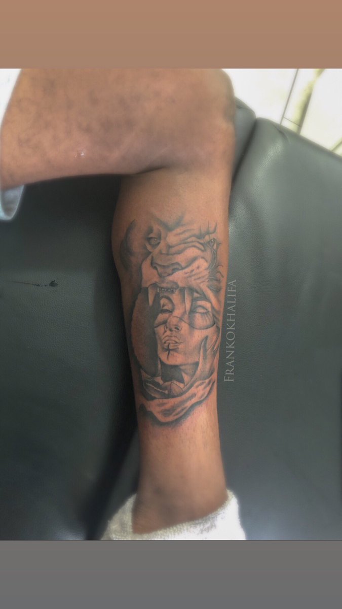 Just finished this piece up 💉💉💉 🔥🔥him my inbox to book an appointment 💯🙏🏾 #inked #tattoo #tattoos #liontattoo #blackandgraytattoo #blackandgrey