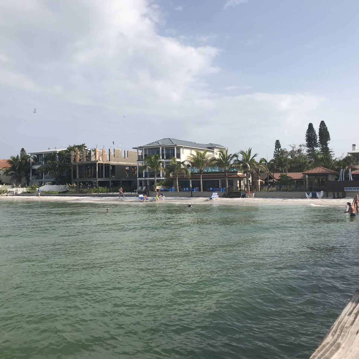 Hey #SCNAPSem today I visited my own "Gulf Motel" with @MrVHan1 - the site of the motel my grandparents used to manage on the Gulf of Mexico. Like Blanco, I was flooded with many emotions as the classic motel has been replaced with a modern resort.