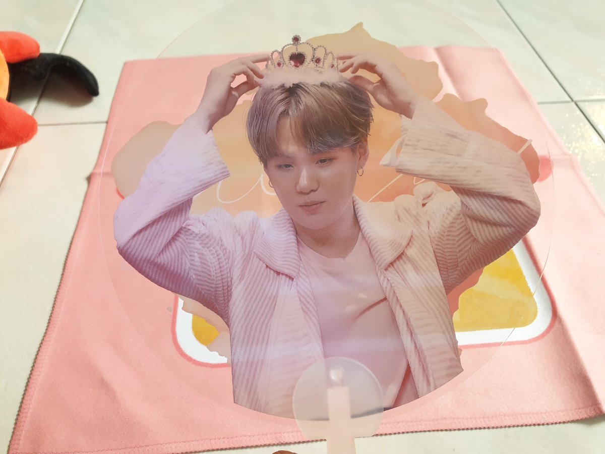 Thank you <a href="/SUGAmountain/">슈가마운틴🏔</a> 💜😭
Singapore has received slogans!