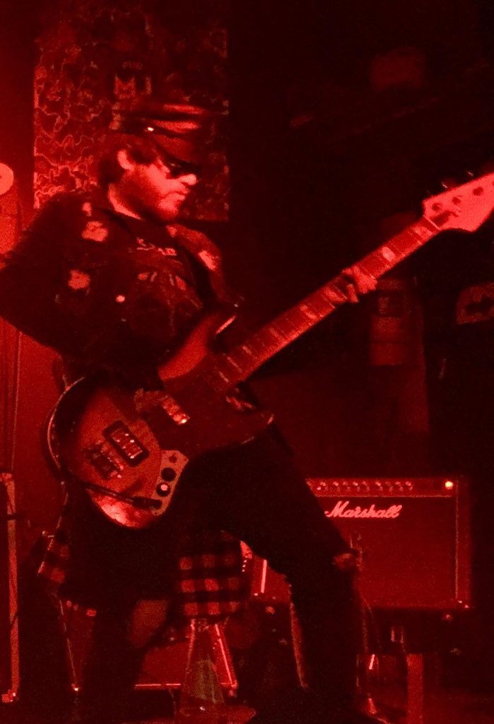 doblejotaieta's tweet photo. En @mjpub #RamosMejia #Show #Rock #Blues #Hard #Pic https://t.co/E0xSxaKWuR