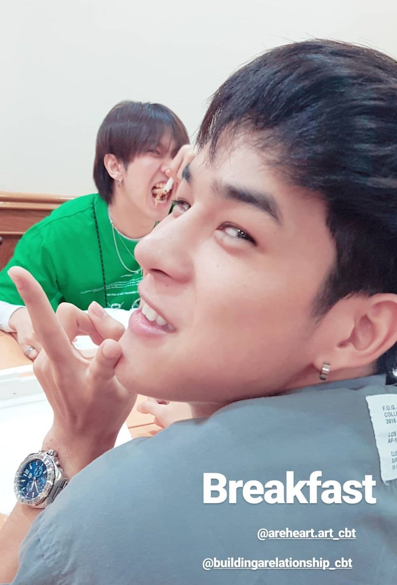 Erika54597031's tweet photo. I don't know but I love this pair "BuildArt"...so cute🤗😉😘
#artcbt 
#ArtPakpoom 
#buildart 
#cuteboythtv 
Cr:P'poumpim https://t.co/VnEETHXCt8