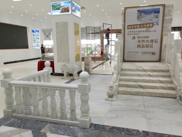Unisunstone's tweet photo. Marble columns that can be used outdoors. https://t.co/nnjzezNMoQ