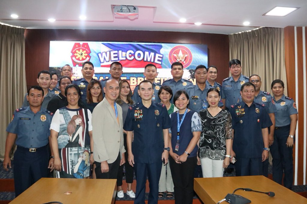 pioncrpoWeCare's tweet photo. NOW: NCRPO Chief PMGEN ELEAZAR spearheads Entrance Briefing on the PNP ISO Internal Quality Audit for NCRPO ISO Certification at NCRPO Conference Room, Camp Bagong Diwa, Taguig City.  #TeamNCRPO #PIOncrpo #RDEleazar #GeneralEleazar #EntranceBriefing #InternalQualityAudit https://t.co/NrgSWerq9Z